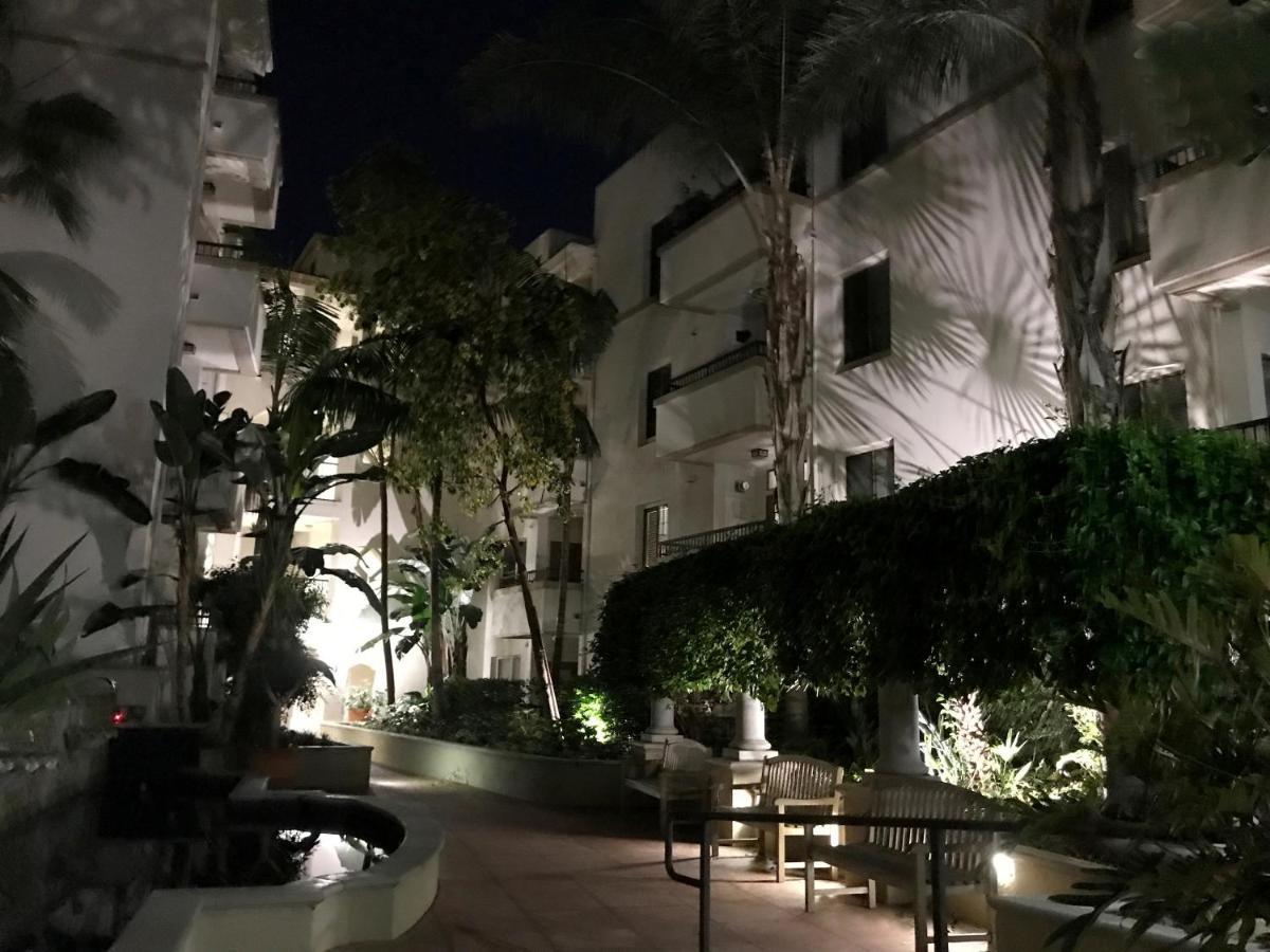 Apartment Perfect Near Ucla W Parking Gym Pool Wifi In Westwood B3
